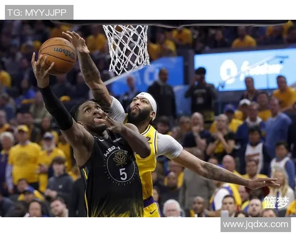 勇士与鹈鹕激战正酣CCTV5直播精彩对决不容错过 勇士与鹈鹕激战正酣CCTV5直播精彩对决不容错过