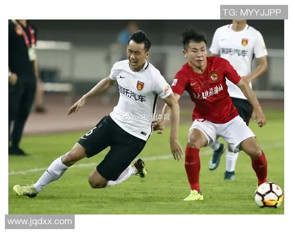 恒大与华夏幸福激战正酣现场直击精彩瞬间回顾与分析 恒大与华夏幸福激战正酣现场直击精彩瞬间回顾与分析